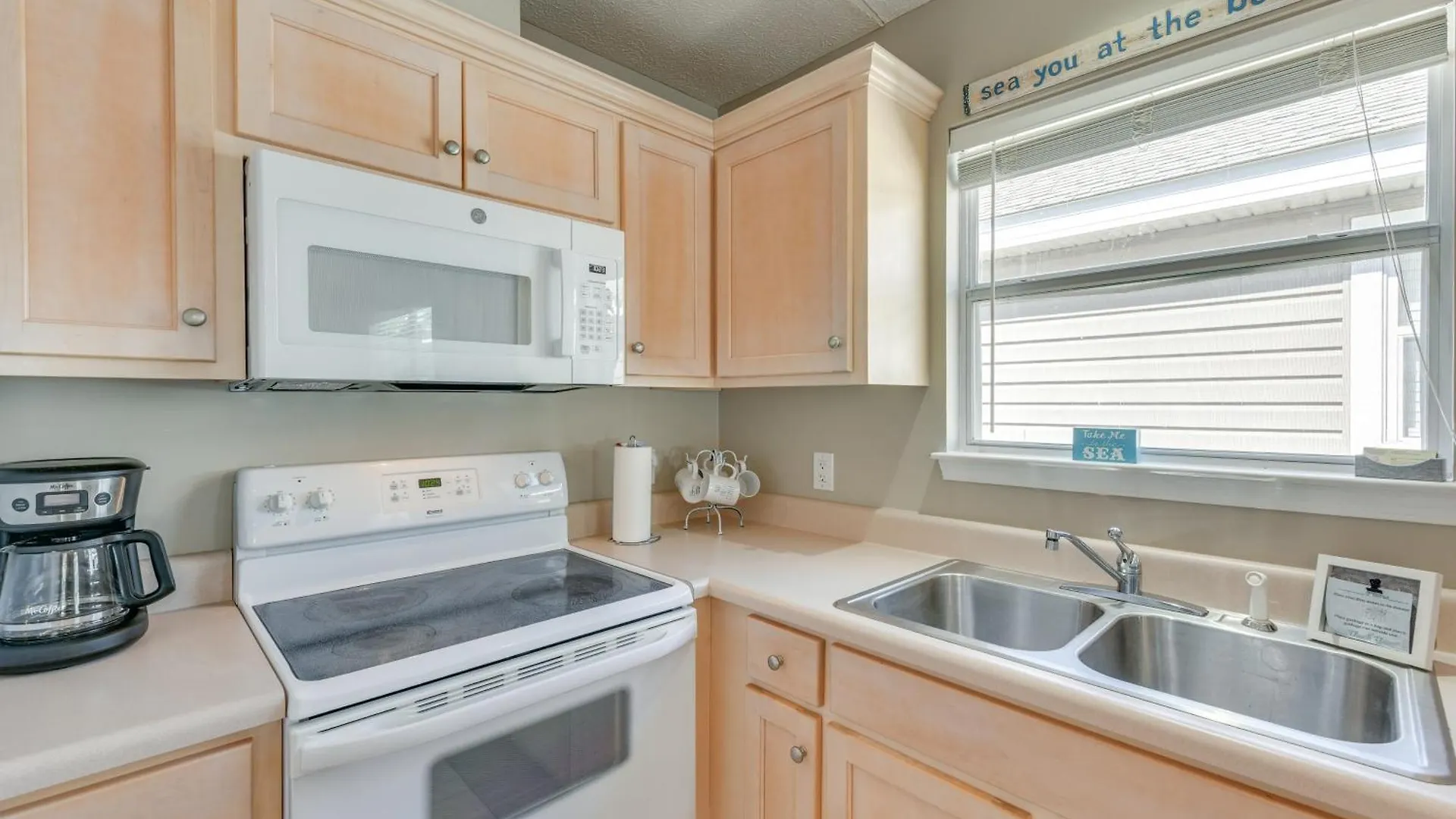 1 Mi To Shore Home With Patio In パナマシティービーチ 別荘